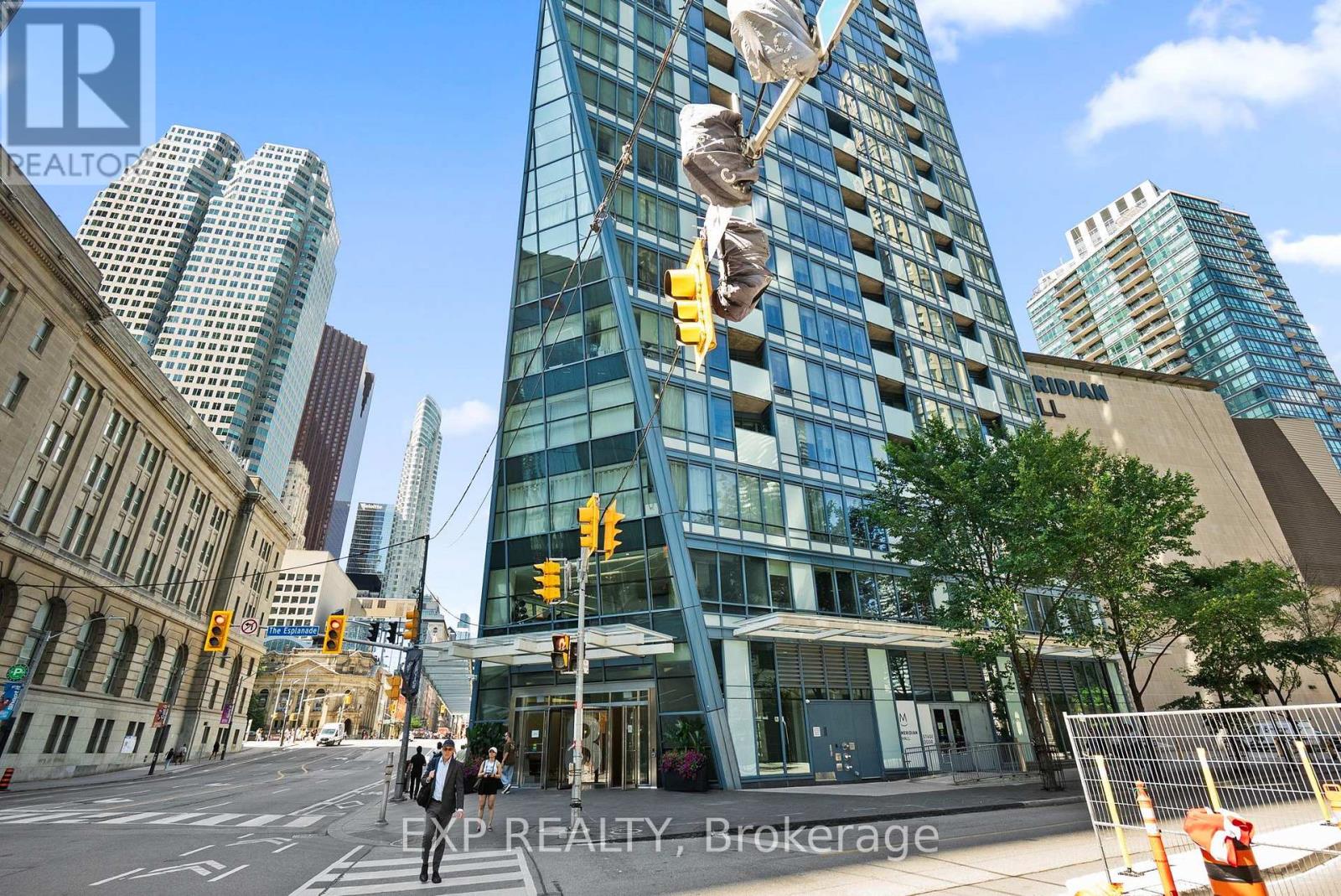Residential in Toronto (Waterfront Communities) 4