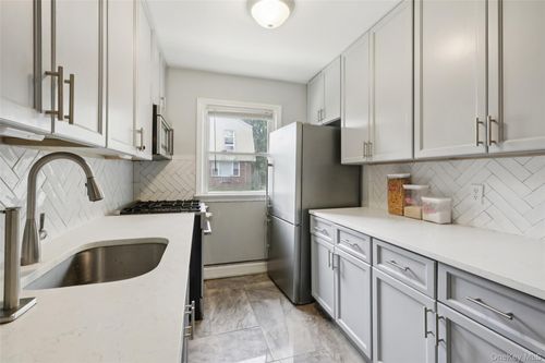 20-20 Main St, Haverstraw, NY, 10927-1908 | Card Image