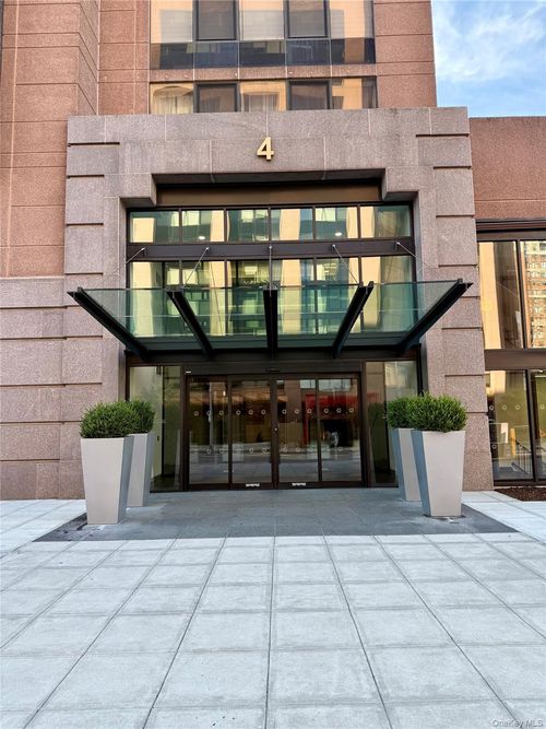apt-203-4 Martine Ave, White Plains, NY, 10606-4001 | Card Image