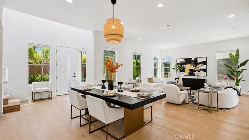 133 Bosal, Irvine, CA, 92618-1482 | Card Image