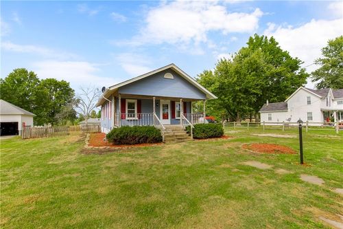 602 Park St, Lathrop, MO, 64465-9712 | Card Image