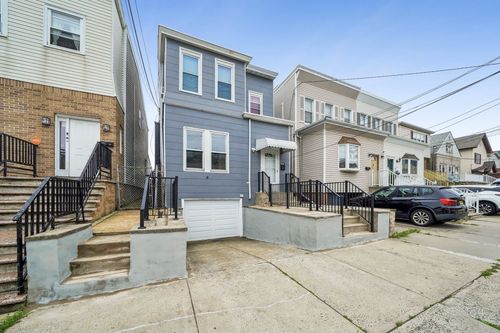 32 E 46th St, Bayonne, NJ, 07002-4026 | Card Image