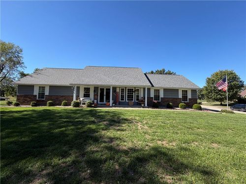 1008 Medbury Ln, Richmond, MO, 64085-1153 | Card Image