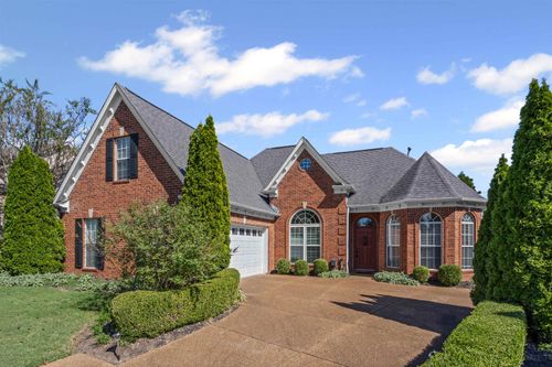 10171 Breezy Ridge Cv, Cordova, TN, 38016-0104 | Card Image
