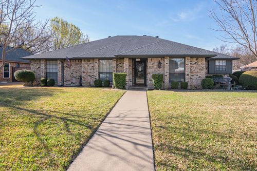 6620 Diamond Ridge Dr, North Richland Hills, TX, 76180-8134 | Card Image