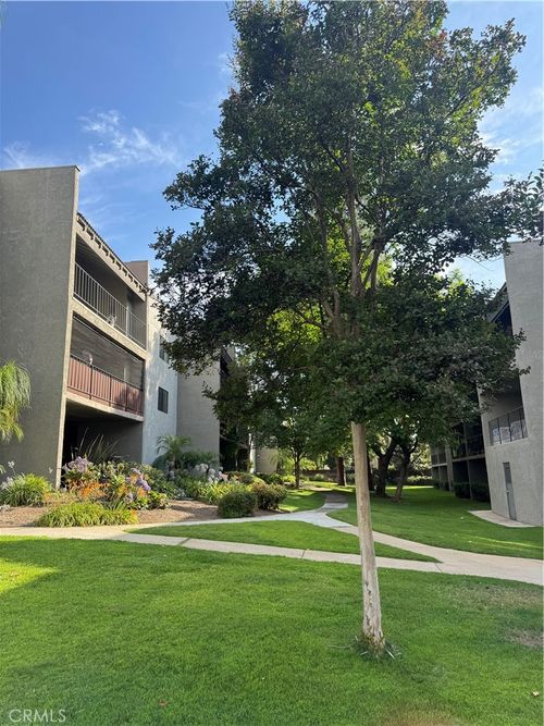 205-242 E Fern Ave, Redlands, CA, 92373-6060 | Card Image