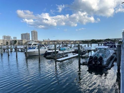 apt-904-18041 Biscayne Blvd, Aventura, FL, 33160-5285 | Card Image