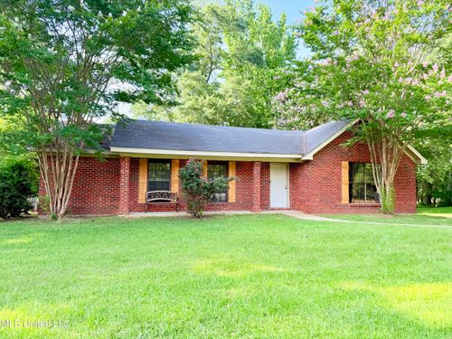270 Pebble Creek Rd, Grenada, MS, 38901-9732 | Card Image