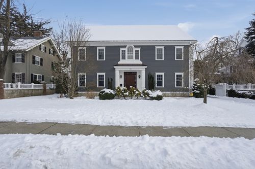10 Sheffield W, Winchester, MA, 01890-3527 | Card Image