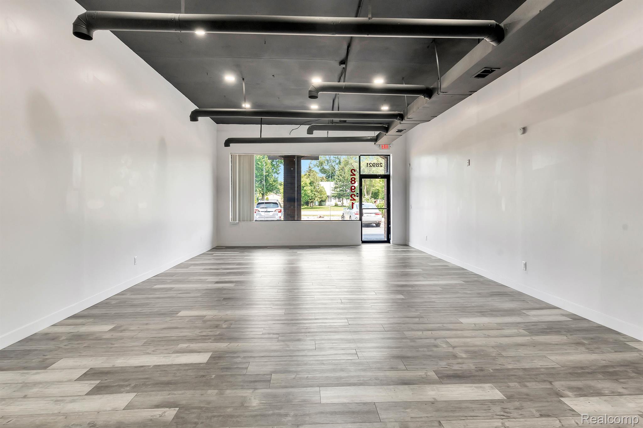 Commercial Lease in Livonia 5