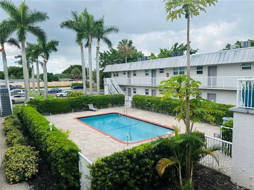 208-2050 N Douglas Rd, Pembroke Pines, FL, 33024-3225 | Card Image