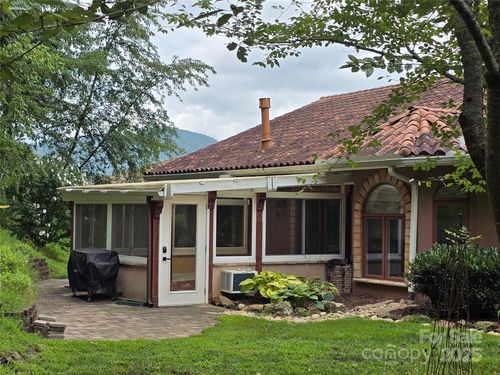 26 Ocaso Dr, Asheville, NC, 28806-8202 | Card Image