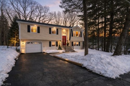 16 Arthur Rd, Stanhope, NJ, 07874-2442 | Card Image