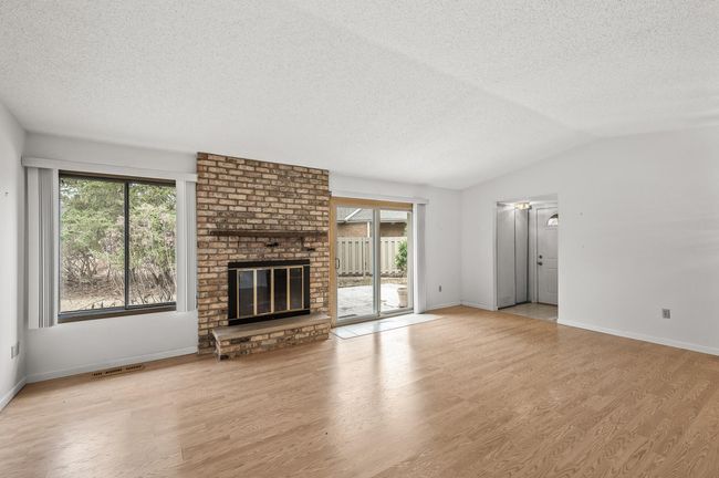 1940 Harbor Ln N, Townhouse with 2 bedrooms, 2 bathrooms and null parking in Plymouth MN | Image 7