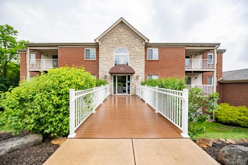 9-701 Napa Valley Ln, Crestview Hills, KY, 41017-5115 | Card Image