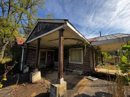2210 N Hurricane Creek Rd, Mc Ewen, TN, 37101 | Card Image