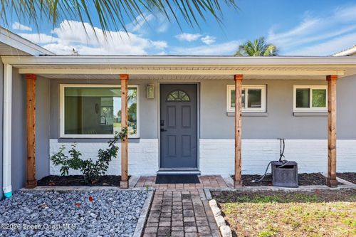 135 Richland Ave, MERRITT ISLAND, FL, 32953-3377 | Card Image