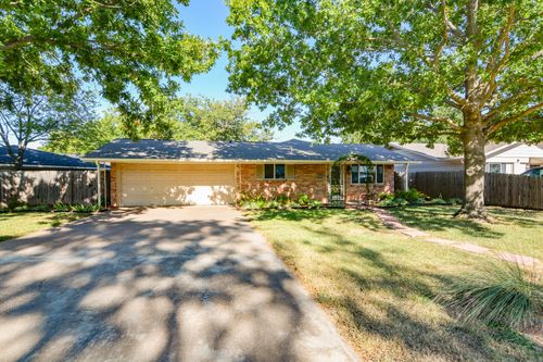 1207 Lynnwood Dr, Cleburne, TX, 76033-6615 | Card Image