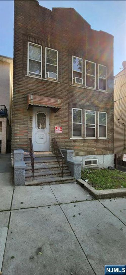273 Manhattan Ave, Jersey City, NJ, 07307-4431 | Card Image