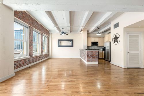 apt-7d-1120 Texas St, Houston, TX, 77002-3135 | Card Image