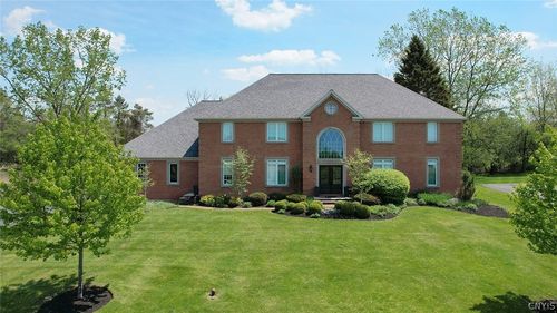 8430 Prestwick Dr, Manlius, NY, 13104-9496 | Card Image