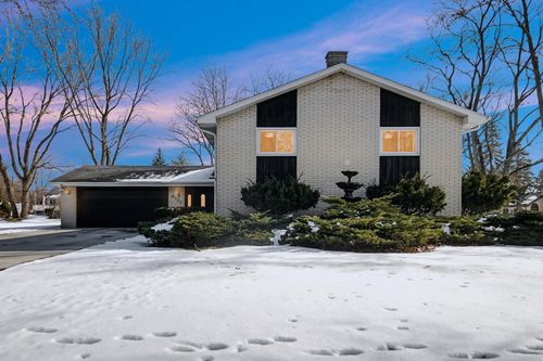 9351 Northcote Ave, Saint John, IN, 46373-9666 | Card Image