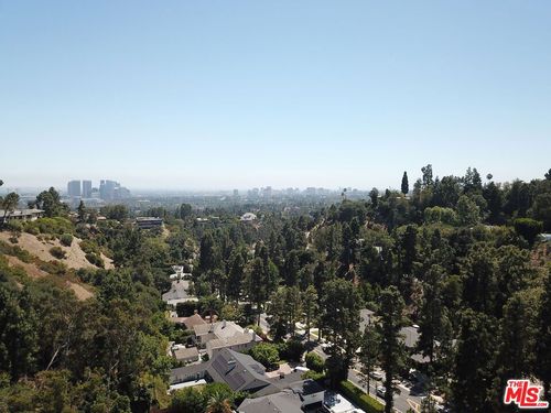 1422 Lindacrest Dr, Beverly Hills, CA, 90210 | Card Image