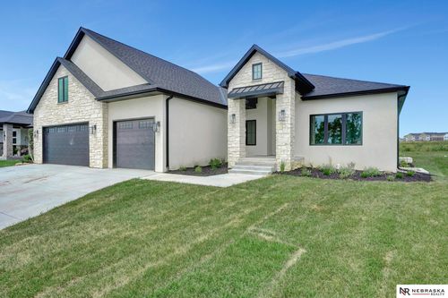 3600 Tree Line Dr, Lincoln, NE, 68516-6130 | Card Image
