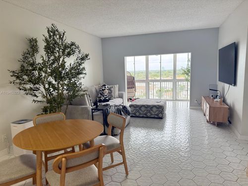 apt-1004-4200 Hillcrest Dr, Hollywood, FL, 33021-7962 | Card Image