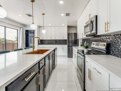 7926 Encanto Vista Dr, San Antonio, TX, 78244-1580 | Card Image