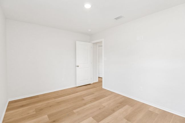 Guest Bedroom 2 | Image 18