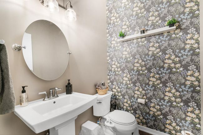 Main Floor Bathroom | Image 12