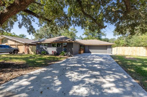 11106 Huggins Dr, Houston, TX, 77035-6032 | Card Image