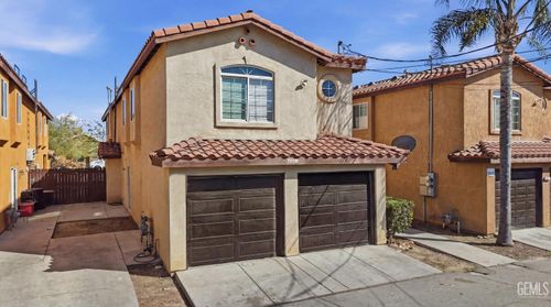 725 L St, Bakersfield, CA, 93304-2286 | Card Image