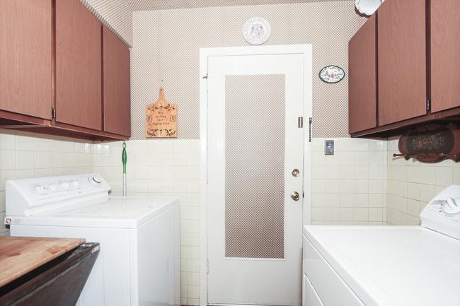 69 Grange Rd, House other with 4 bedrooms, 2 bathrooms and 2 parking in Elk Grove Village IL | Image 16