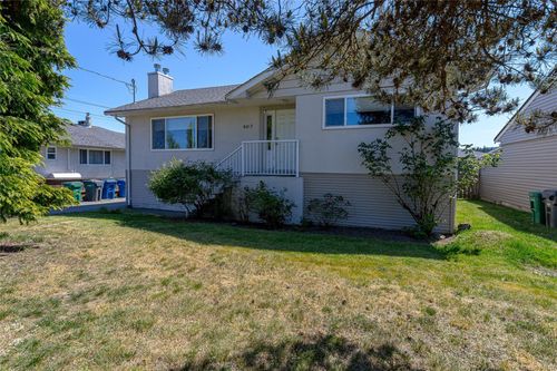 607 Fifth St, Nanaimo, BC, V9R1P7 | Card Image
