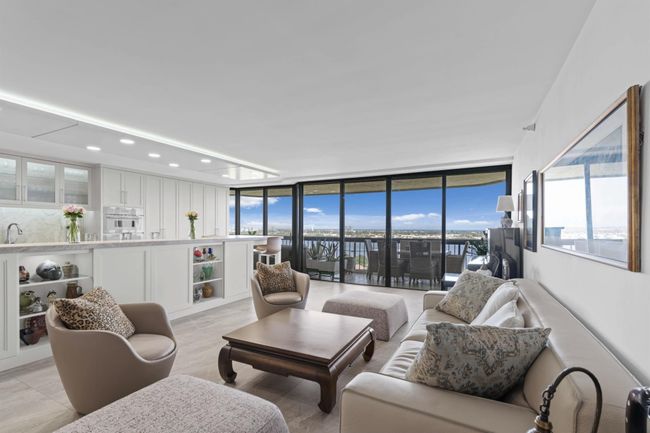 APT-1902 - 1900 Consulate Pl, Condo with 2 bedrooms, 2 bathrooms and null parking in West Palm Beach FL | Image 16