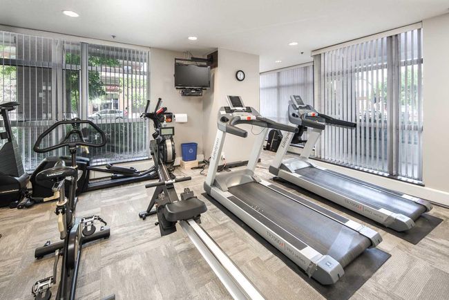 1305 - 650 10 St Sw, Condo with 2 bedrooms, 2 bathrooms and 1 parking in Calgary AB | Image 5