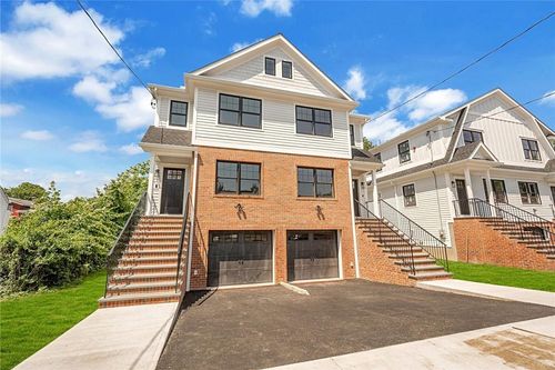 left-side-10 Underhill Pl, West Harrison, NY, 10604-2412 | Card Image