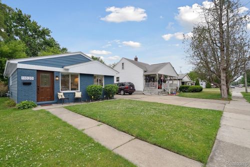 11020 Jewett Ave, Warren, MI, 48089-1704 | Card Image