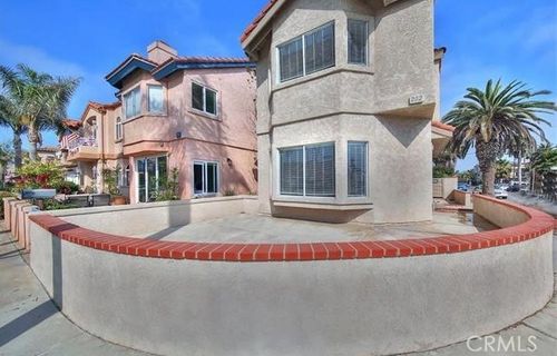 202 10th St, Huntington Beach, CA, 92648 | Card Image