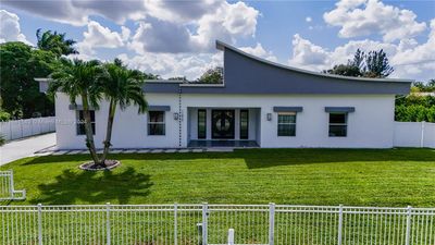 11870 Nw 27th St, House other with 5 bedrooms, 3 bathrooms and null parking in Plantation FL | Image 1