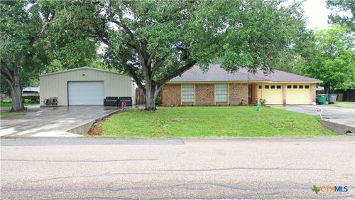 605 Broadmoor St, Victoria, TX, 77904-2736 | Card Image