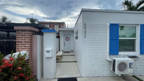 6942 W 14th Ct, Hialeah, FL, 33014-4518 | Card Image