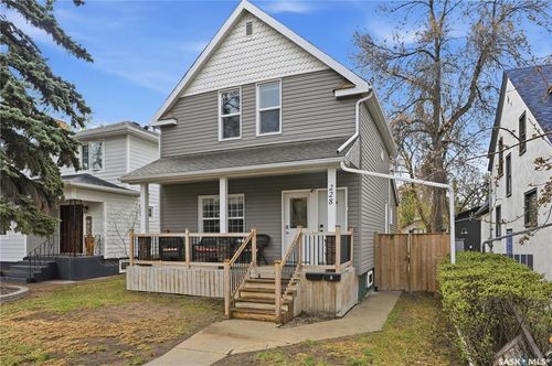 228 8th St E, Saskatoon, SK, S7H0P3 | Card Image