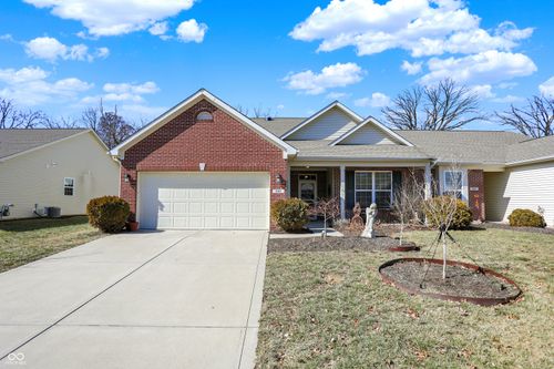 388 Angelina Way, Avon, IN, 46123-5532 | Card Image
