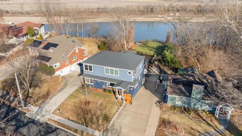 1718 Hayselton Dr, Jefferson City, MO, 65109-1214 | Card Image