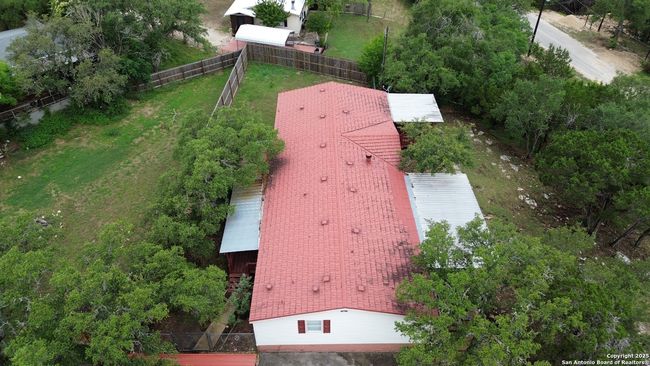1085 Zane Grey Ln, House other with 4 bedrooms, 3 bathrooms and null parking in Spring Branch TX | Image 25