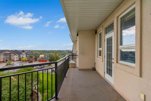 545-26 Val Gardena View Sw, Calgary, AB, T3C0P6 | Card Image