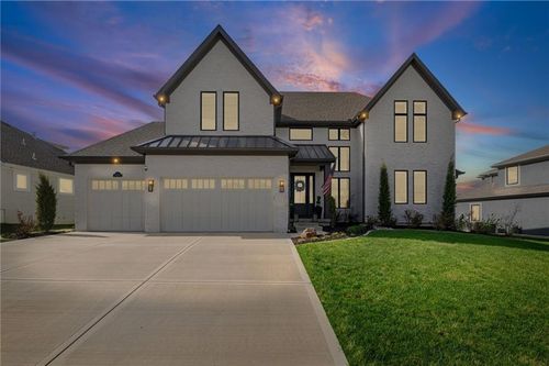 10126 N Kansas Ct, Kansas City, MO, 64155-1941 | Card Image